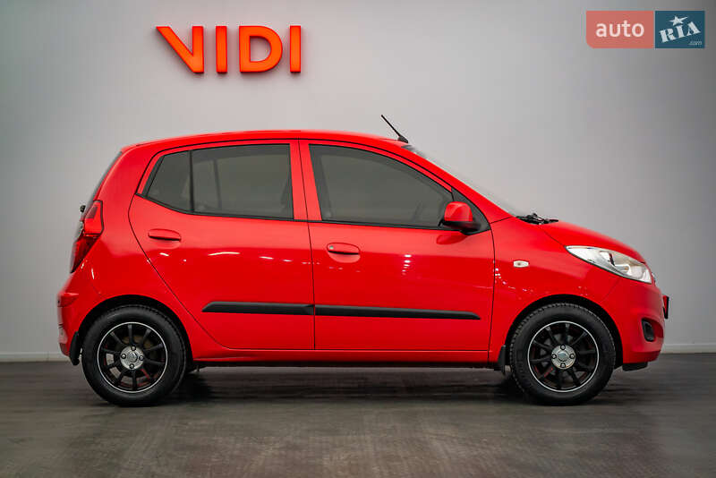 Хэтчбек Hyundai i10 2013 в Киеве