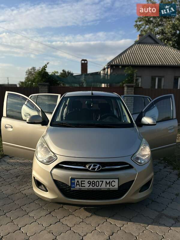 Хэтчбек Hyundai i10 2013 в 