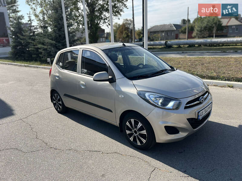 Хэтчбек Hyundai i10 2013 в Харькове фото 3 Хэтчбек Hyundai i10 2013 в Харькове