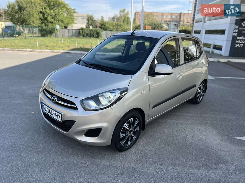 Hyundai i10 2013 Hyundai i10 2013