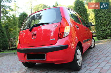 Хэтчбек Hyundai i10 2009 в 