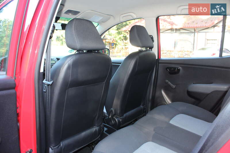 Хэтчбек Hyundai i10 2009 в Трускавце