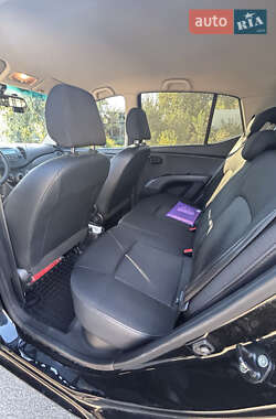 Хэтчбек Hyundai i10 2013 в 