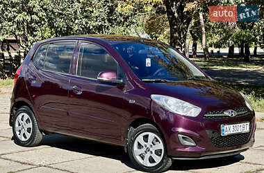 Хэтчбек Hyundai i10 2012 в 