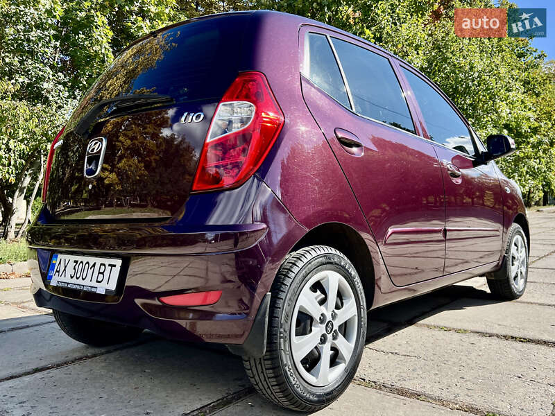 Хэтчбек Hyundai i10 2012 в Харькове