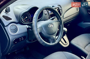 Хэтчбек Hyundai i10 2012 в 