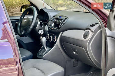 Хэтчбек Hyundai i10 2012 в 
