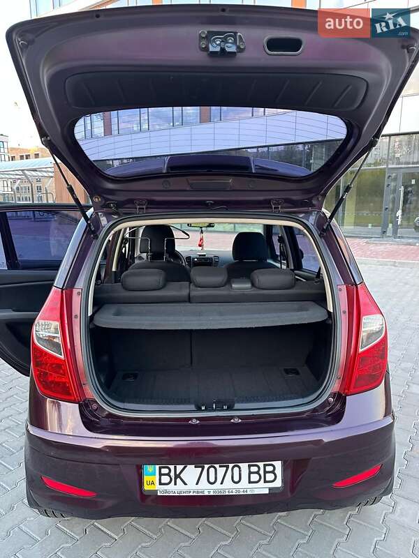 Хэтчбек Hyundai i10 2011 в Ровно