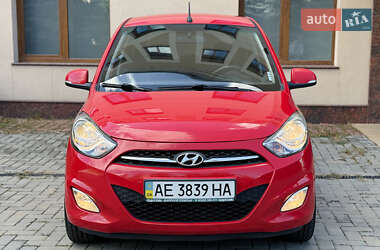 Хэтчбек Hyundai i10 2012 в 