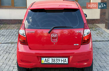 Хэтчбек Hyundai i10 2012 в 