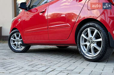 Хэтчбек Hyundai i10 2012 в 