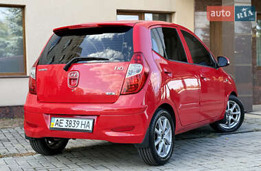 Хэтчбек Hyundai i10 2012 в 