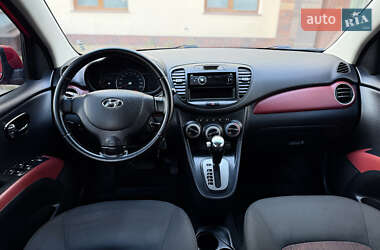 Хэтчбек Hyundai i10 2012 в 