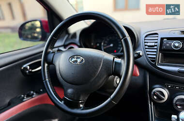 Хэтчбек Hyundai i10 2012 в 