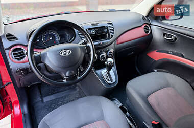 Хэтчбек Hyundai i10 2012 в 