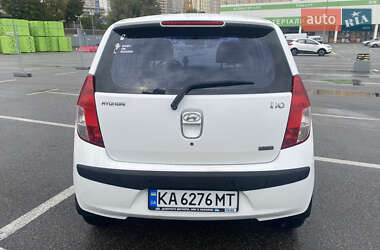 Хэтчбек Hyundai i10 2010 в 
