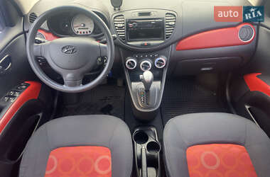 Хэтчбек Hyundai i10 2010 в 