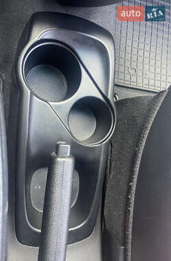 Хэтчбек Hyundai i10 2010 в 