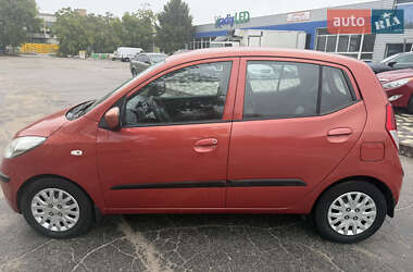 Хэтчбек Hyundai i10 2010 в 