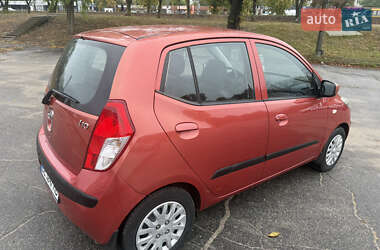 Хэтчбек Hyundai i10 2010 в 