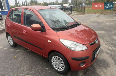 Хэтчбек Hyundai i10 2010 в 