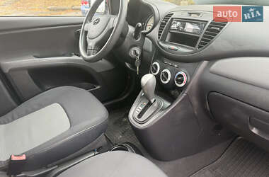 Хэтчбек Hyundai i10 2010 в 