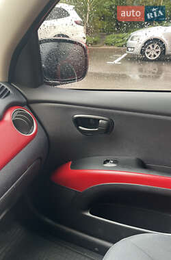 Хэтчбек Hyundai i10 2008 в 