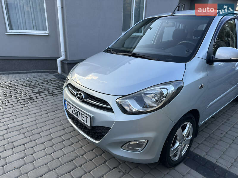 Хэтчбек Hyundai i10 2012 в Запорожье