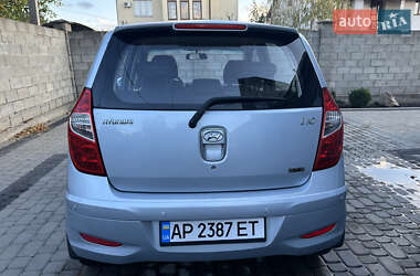 Хэтчбек Hyundai i10 2012 в 