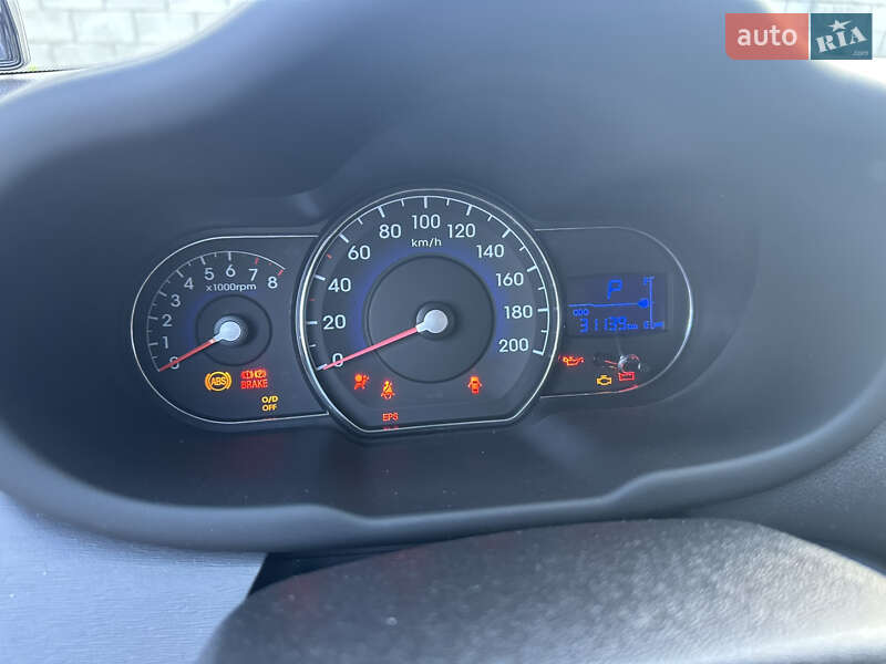 Хэтчбек Hyundai i10 2012 в Запорожье