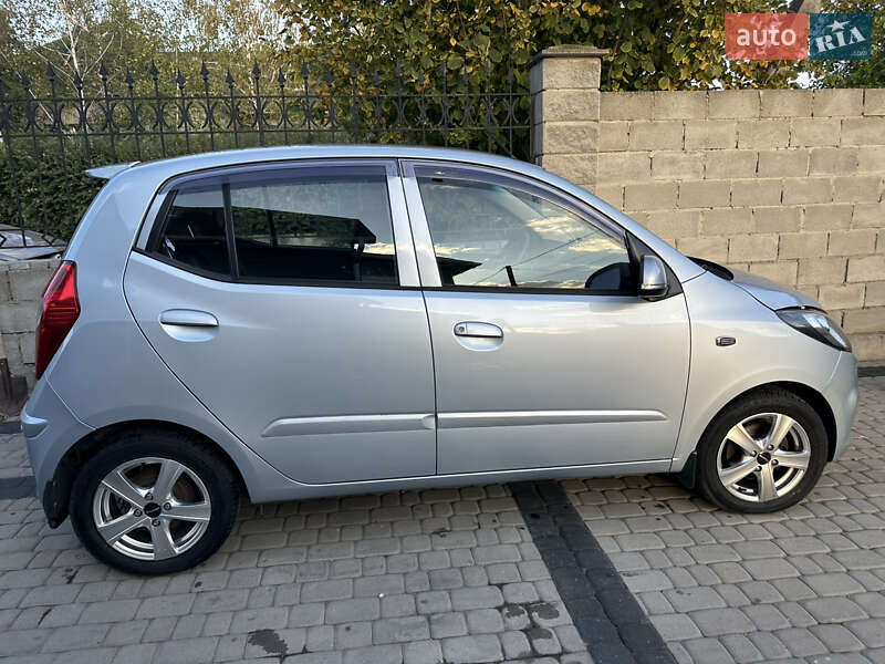 Хэтчбек Hyundai i10 2012 в Запорожье