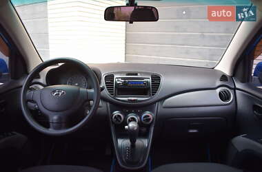 Хэтчбек Hyundai i10 2012 в 