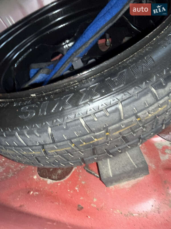 Хэтчбек Hyundai i10 2008 в Днепре