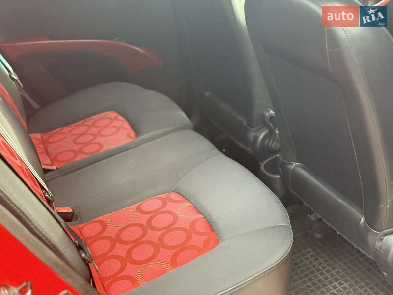 Хэтчбек Hyundai i10 2008 в Днепре