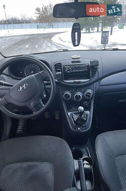 Хэтчбек Hyundai i10 2012 в 