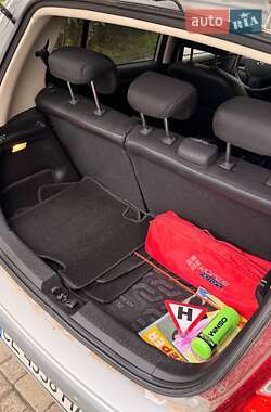 Хэтчбек Hyundai i10 2012 в 