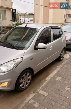 Хэтчбек Hyundai i10 2012 в 