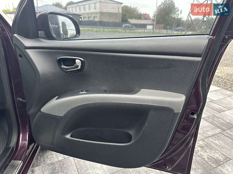 Хэтчбек Hyundai i10 2012 в Виннице