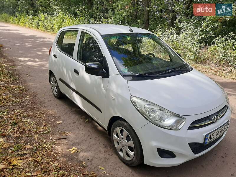Хэтчбек Hyundai i10 2011 в Полтаве