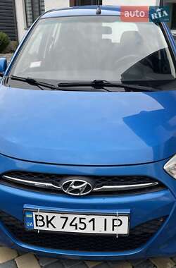 Хэтчбек Hyundai i10 2010 в 