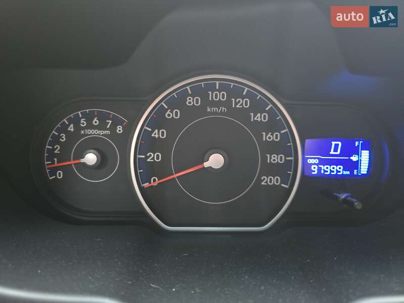 Хетчбек Hyundai i10 2011 в Києві