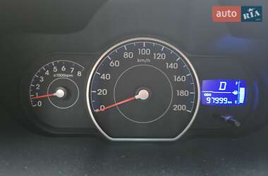 Хэтчбек Hyundai i10 2011 в 