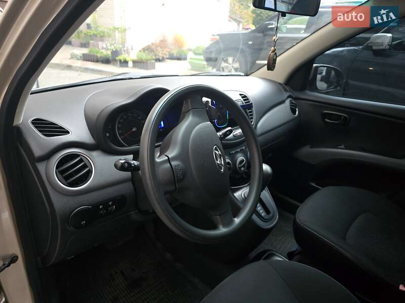 Хетчбек Hyundai i10 2011 в Києві