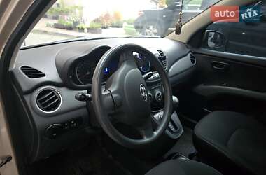 Хэтчбек Hyundai i10 2011 в 