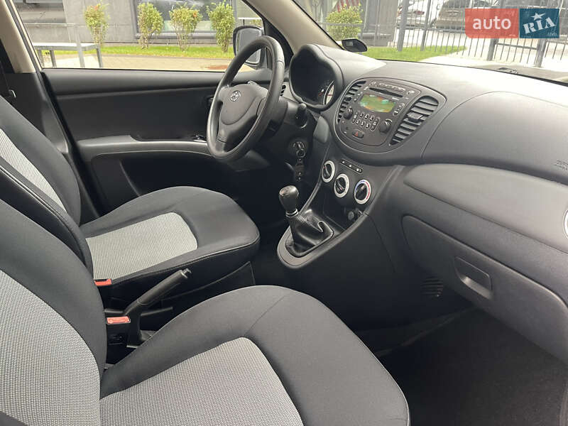 Хэтчбек Hyundai i10 2009 в Киеве