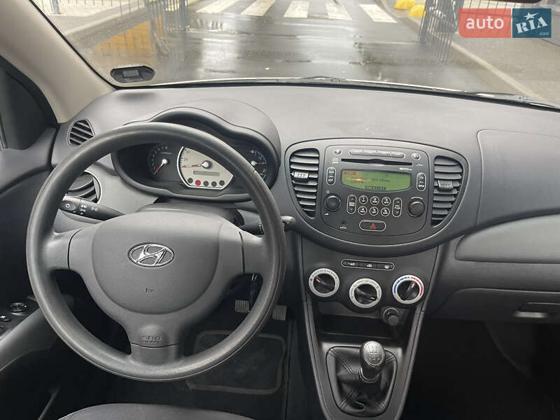 Хэтчбек Hyundai i10 2009 в Киеве