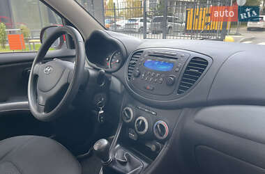 Хетчбек Hyundai i10 2011 в  фото 24 Хетчбек Hyundai i10 2011 в