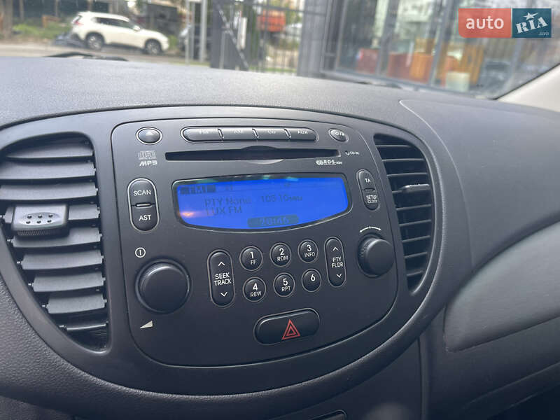 Хетчбек Hyundai i10 2011 в Києві