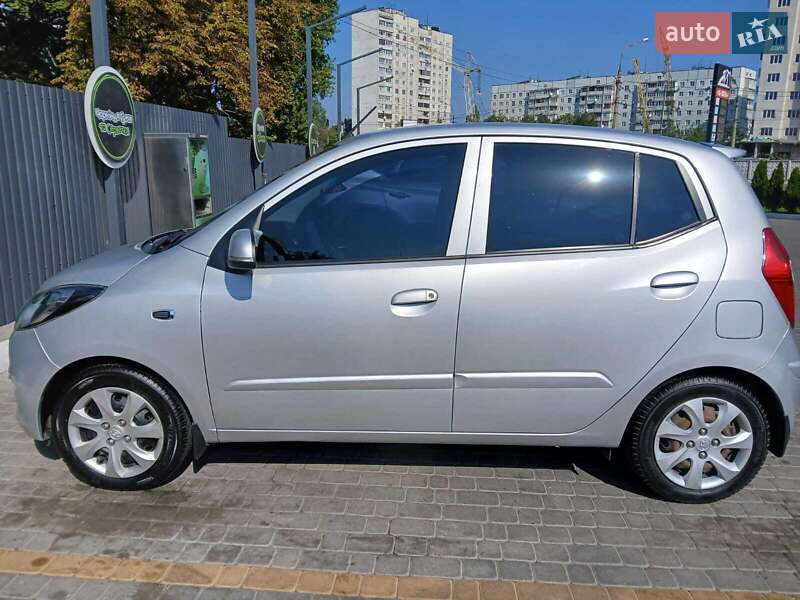 Хетчбек Hyundai i10 2012 в Харкові