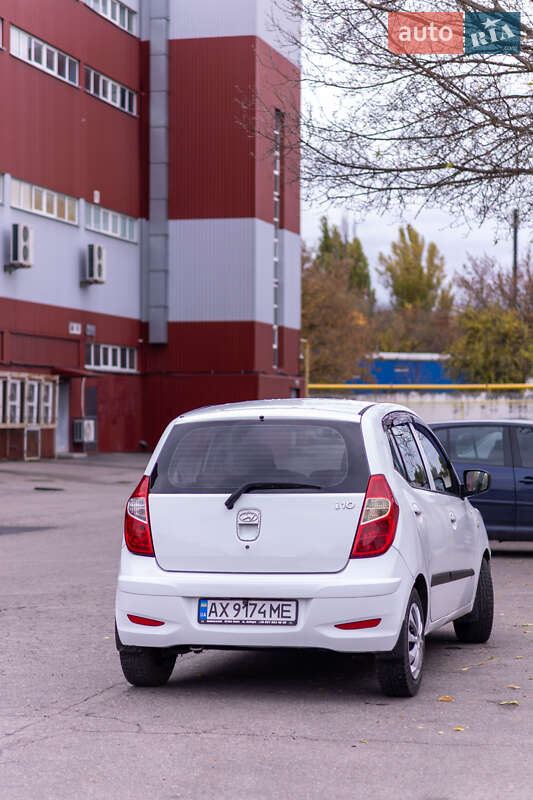 Хетчбек Hyundai i10 2013 в Кременчуці фото 2 Хетчбек Hyundai i10 2013 в Кременчуці